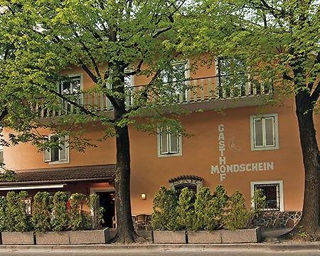 Готель Gasthof Mondschein Мерано Екстер'єр фото